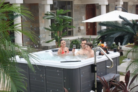 Гидромассажный бассейн Sunrans SR866